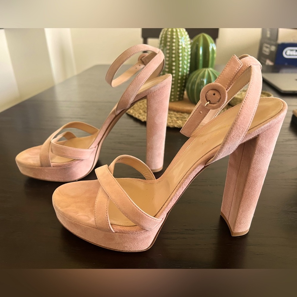 Gianvito Rossi - Size 42 - Poppy Suede Platform Heel Sandals Light Pink.